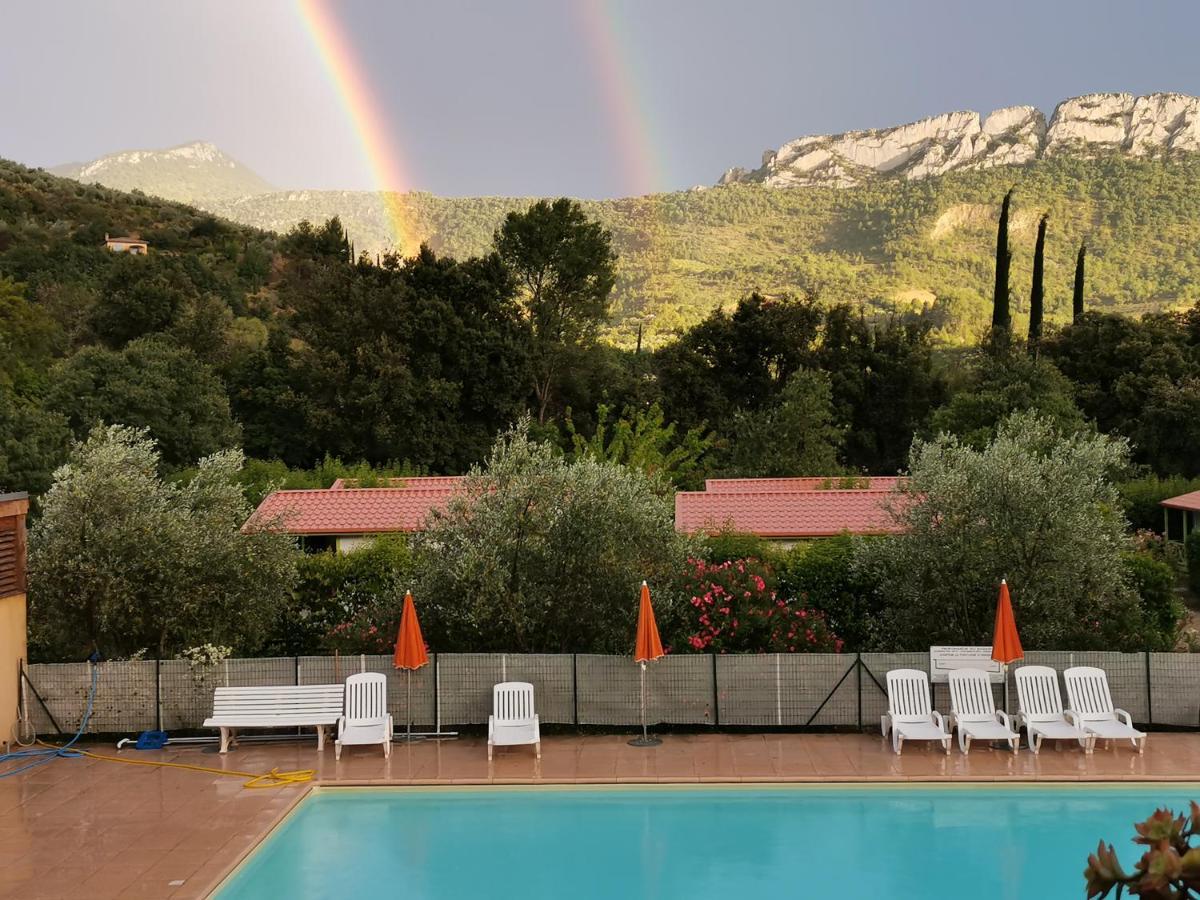 La Fontaine D'Annibal Hotell Buis-les-Baronnies Exteriör bild