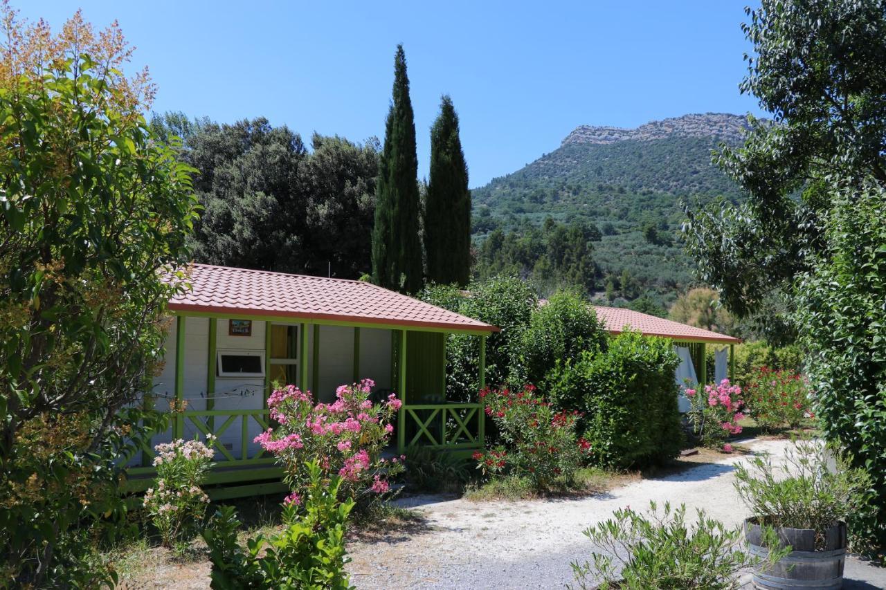 La Fontaine D'Annibal Hotell Buis-les-Baronnies Exteriör bild