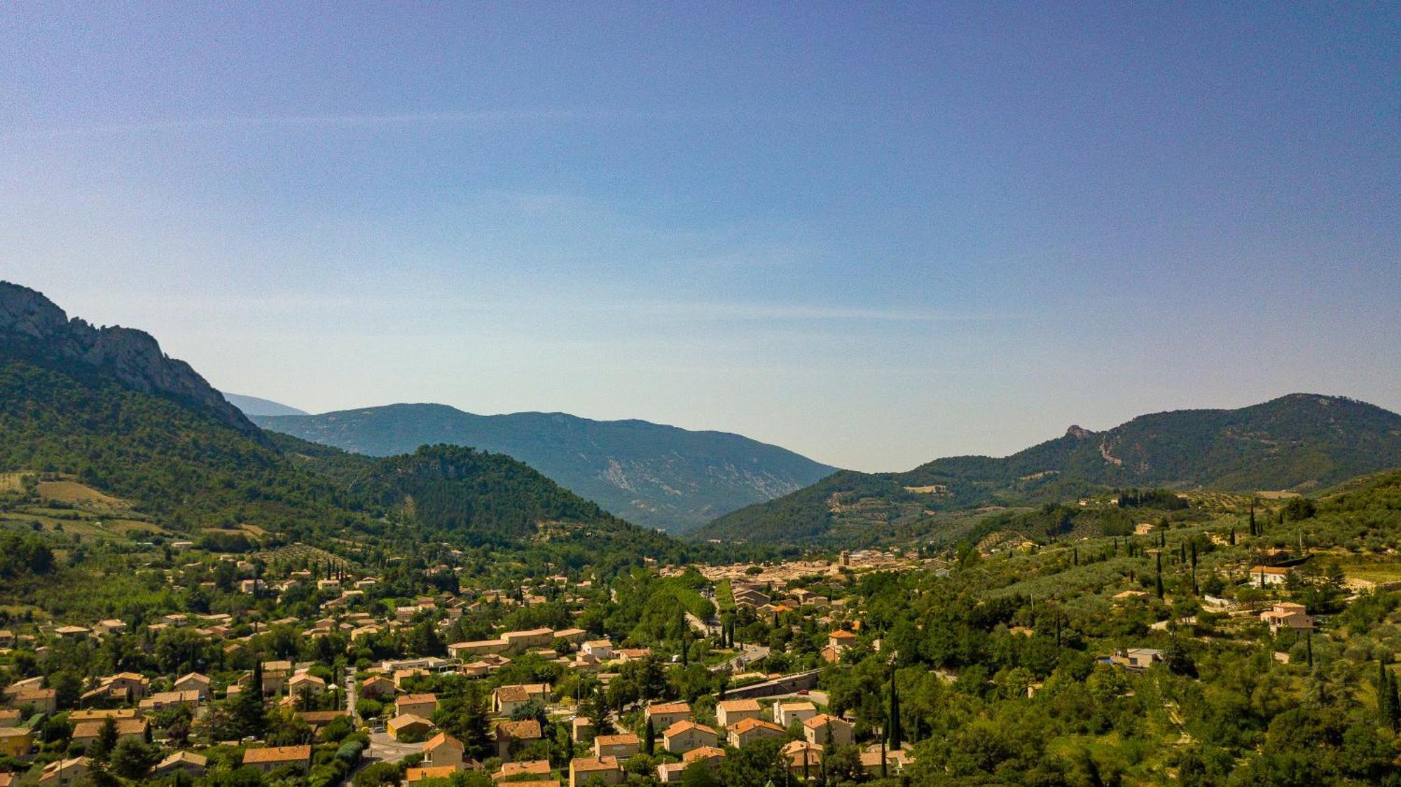 La Fontaine D'Annibal Hotell Buis-les-Baronnies Exteriör bild